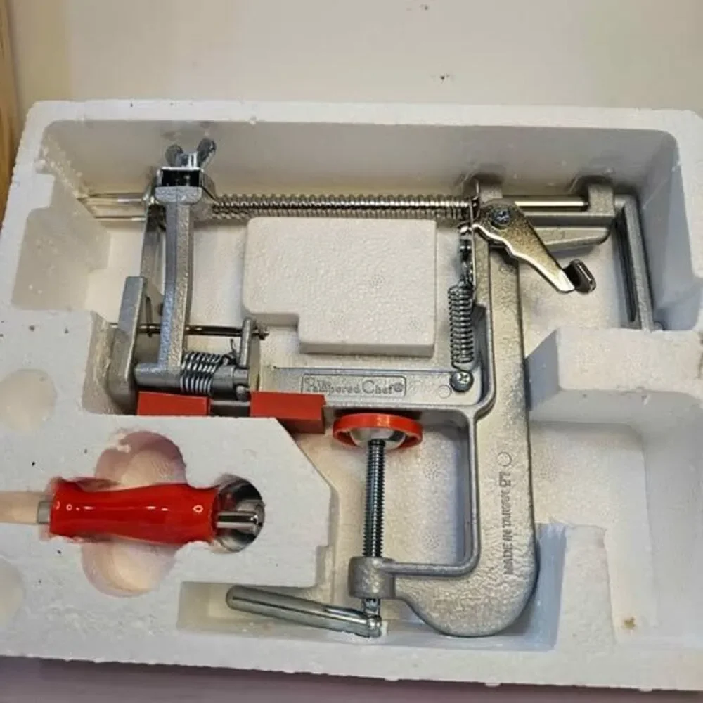 The Pampered Chef Apple Peeler Corer Slicer 2430